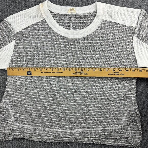 BKE Sweater Women's Large Gray White Stripe Colorblock 3/4 Sleeve Knit Pullover - Picture 4 of 9